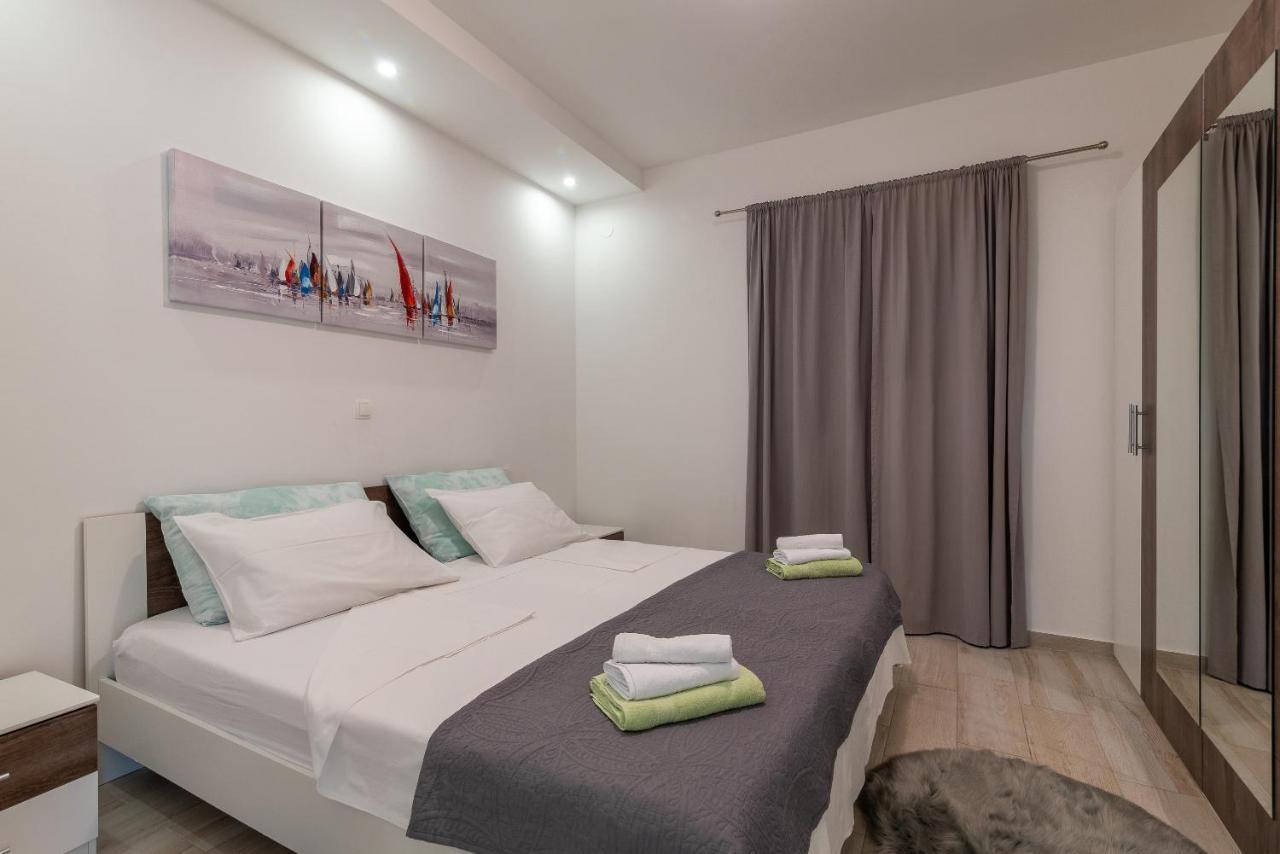 Apartment Ela Trogir Exterior foto