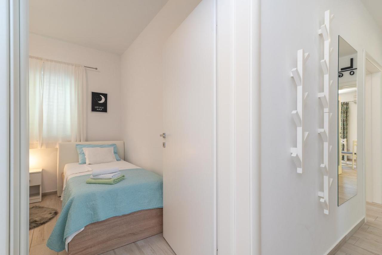 Apartment Ela Trogir Exterior foto